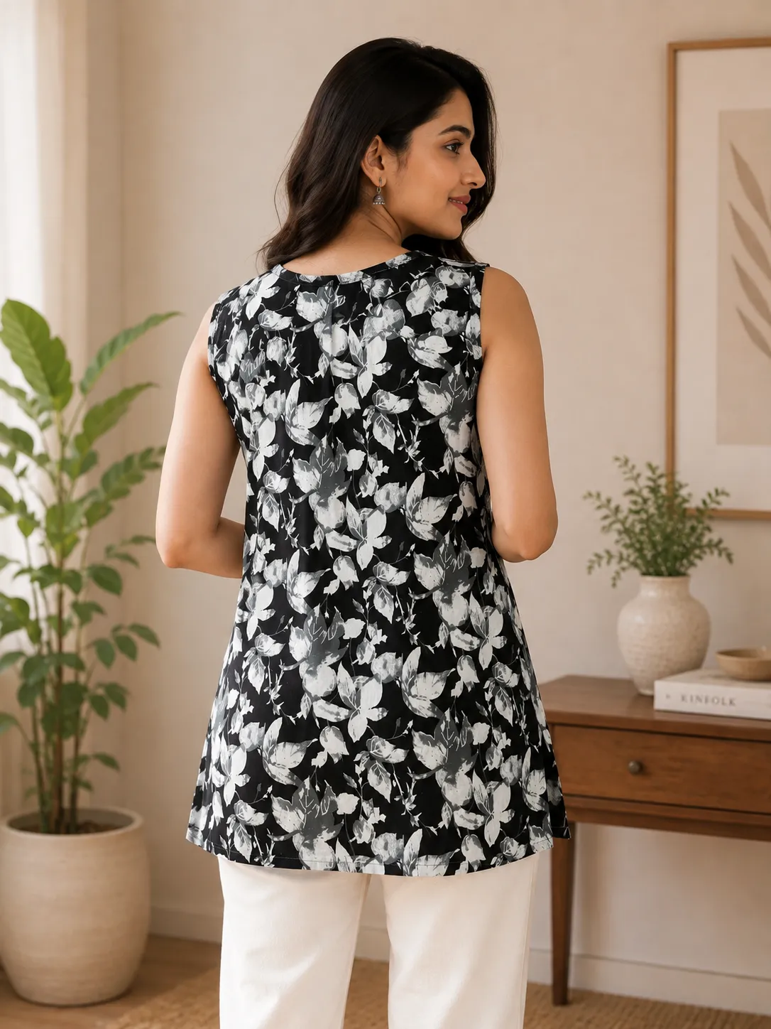 Black & White Floral Print Sleeveless Short Kurti for Women - Image 6